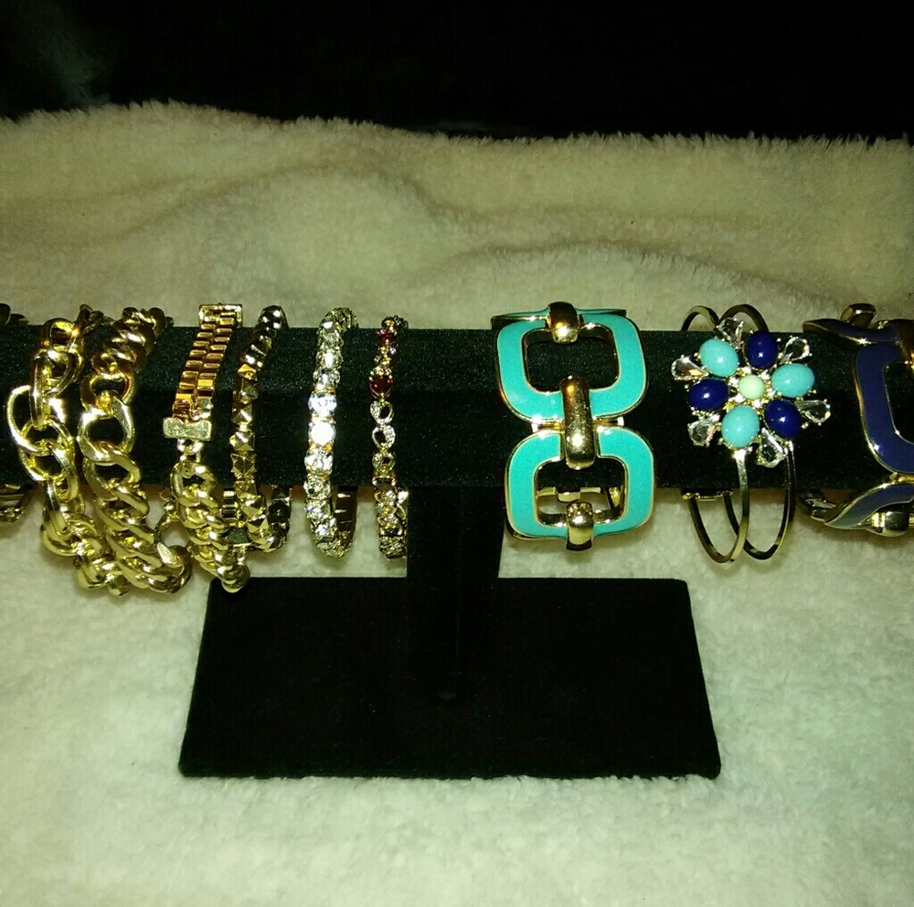 Bracelets - Picture 6 of 8